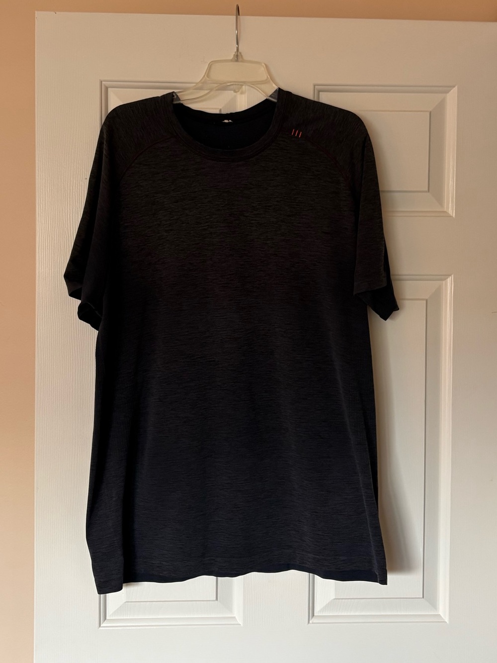 lululemon athletica Men's Black Short Sleeve Athletic Tee
